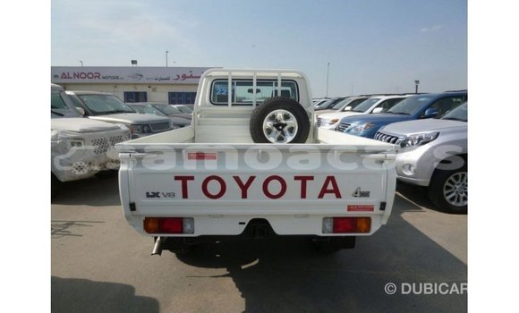 Buy Import Toyota Land Cruiser White Car in Import - Dubai in A'ana Buy Import Toyota Land Cruiser White Car in Import - Dubai in A'ana