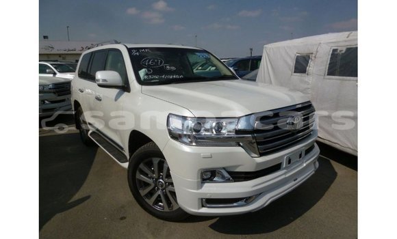 Buy Import Toyota Land Cruiser White Car in Import - Dubai in A'ana Buy Import Toyota Land Cruiser White Car in Import - Dubai in A'ana