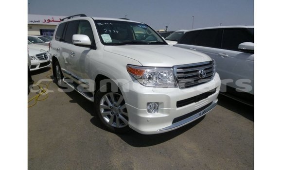 Buy Import Toyota Land Cruiser White Car in Import - Dubai in A'ana Buy Import Toyota Land Cruiser White Car in Import - Dubai in A'ana