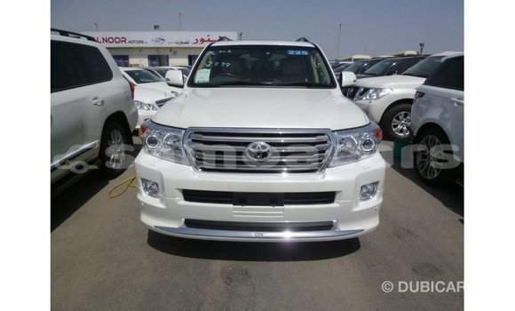 Buy Import Toyota Land Cruiser White Car in Import - Dubai in A'ana Buy Import Toyota Land Cruiser White Car in Import - Dubai in A'ana