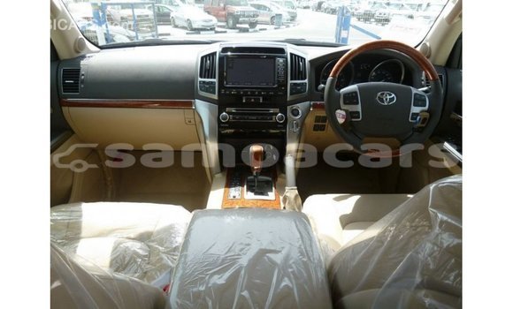 Buy Import Toyota Land Cruiser White Car in Import - Dubai in A'ana Buy Import Toyota Land Cruiser White Car in Import - Dubai in A'ana