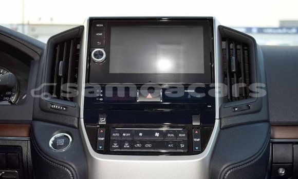 Acheter Import Voiture Toyota Land Cruiser Blanc à Import - Dubai, A'ana Acheter Import Voiture Toyota Land Cruiser Blanc à Import - Dubai, A'ana