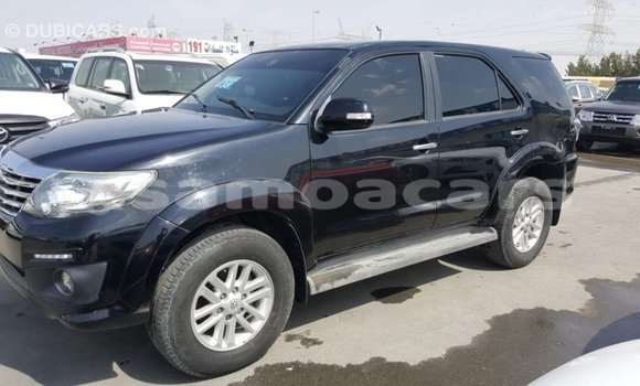 Acheter Import Voiture Toyota Fortuner Noir à Import - Dubai, A'ana Acheter Import Voiture Toyota Fortuner Noir à Import - Dubai, A'ana