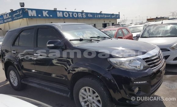 Acheter Import Voiture Toyota Fortuner Noir à Import - Dubai, A'ana Acheter Import Voiture Toyota Fortuner Noir à Import - Dubai, A'ana