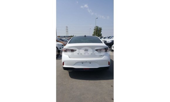 Acheter Import Voiture Hyundai Sonata Blanc à Import - Dubai, A'ana Acheter Import Voiture Hyundai Sonata Blanc à Import - Dubai, A'ana
