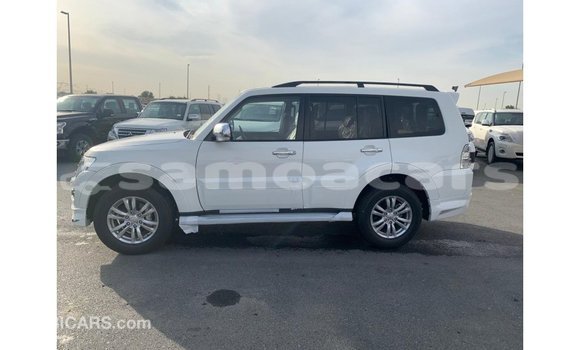 Acheter Import Voiture Mitsubishi Pajero Blanc à Import - Dubai, A'ana Acheter Import Voiture Mitsubishi Pajero Blanc à Import - Dubai, A'ana