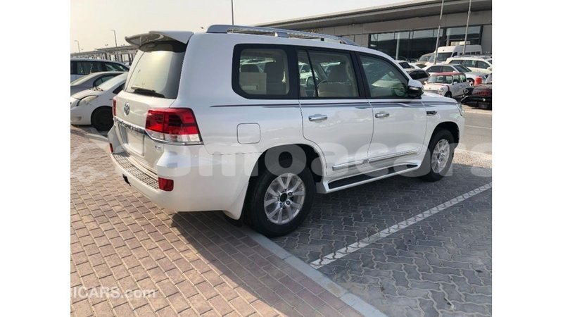 Big with watermark toyota land cruiser a ana import dubai 3940