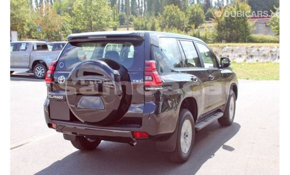 Acheter Import Voiture Toyota Hilux Noir à Import - Dubai, A'ana Acheter Import Voiture Toyota Hilux Noir à Import - Dubai, A'ana