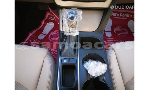 Acheter Import Voiture Hyundai Sonata Blanc à Import - Dubai, A'ana Acheter Import Voiture Hyundai Sonata Blanc à Import - Dubai, A'ana