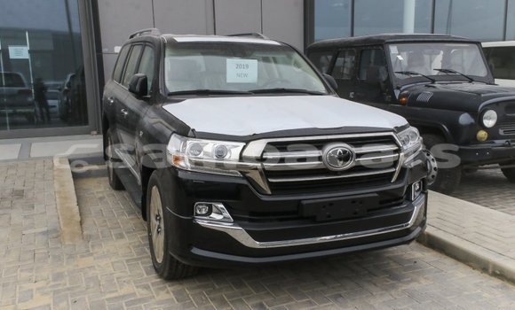 Acheter Import Voiture Toyota Land Cruiser Noir à Import - Dubai, A'ana Acheter Import Voiture Toyota Land Cruiser Noir à Import - Dubai, A'ana