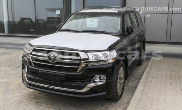 Acheter Import Voiture Toyota Land Cruiser Noir à Import - Dubai, A'ana Acheter Import Voiture Toyota Land Cruiser Noir à Import - Dubai, A'ana