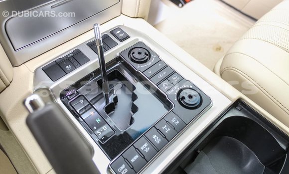 Acheter Import Voiture Toyota Land Cruiser Noir à Import - Dubai, A'ana Acheter Import Voiture Toyota Land Cruiser Noir à Import - Dubai, A'ana