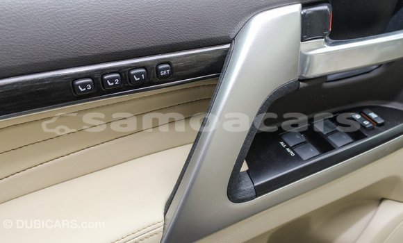 Acheter Import Voiture Toyota Land Cruiser Noir à Import - Dubai, A'ana Acheter Import Voiture Toyota Land Cruiser Noir à Import - Dubai, A'ana