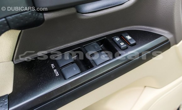 Acheter Import Voiture Toyota Land Cruiser Blanc à Import - Dubai, A'ana Acheter Import Voiture Toyota Land Cruiser Blanc à Import - Dubai, A'ana