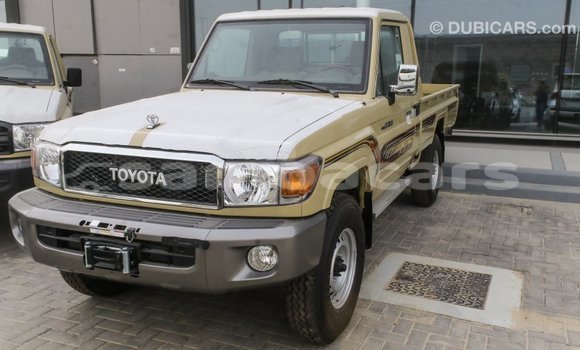 Acheter Import Voiture Toyota Land Cruiser Beige à Import - Dubai, A'ana Acheter Import Voiture Toyota Land Cruiser Beige à Import - Dubai, A'ana