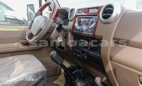 Acheter Import Voiture Toyota Land Cruiser Beige à Import - Dubai, A'ana Acheter Import Voiture Toyota Land Cruiser Beige à Import - Dubai, A'ana