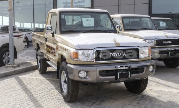 Acheter Import Voiture Toyota Land Cruiser Beige à Import - Dubai, A'ana Acheter Import Voiture Toyota Land Cruiser Beige à Import - Dubai, A'ana