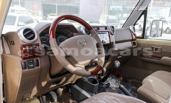 Acheter Import Voiture Toyota Land Cruiser Beige à Import - Dubai, A'ana Acheter Import Voiture Toyota Land Cruiser Beige à Import - Dubai, A'ana