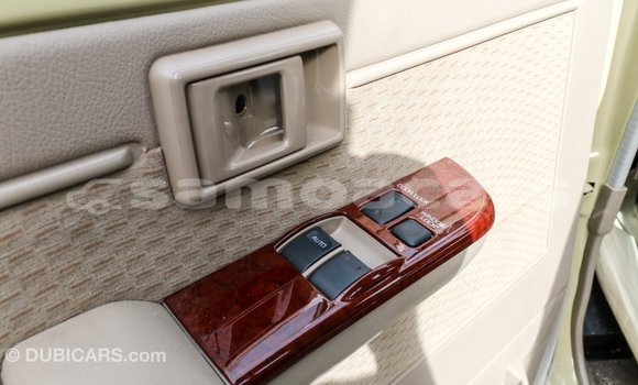 Acheter Import Voiture Toyota Land Cruiser Beige à Import - Dubai, A'ana Acheter Import Voiture Toyota Land Cruiser Beige à Import - Dubai, A'ana