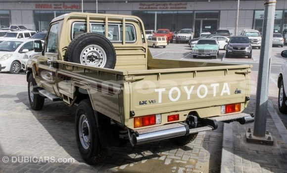 Acheter Import Voiture Toyota Land Cruiser Beige à Import - Dubai, A'ana Acheter Import Voiture Toyota Land Cruiser Beige à Import - Dubai, A'ana