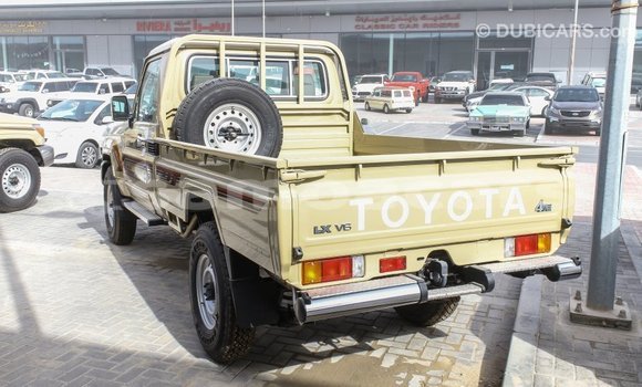 Acheter Import Voiture Toyota Land Cruiser Beige à Import - Dubai, A'ana Acheter Import Voiture Toyota Land Cruiser Beige à Import - Dubai, A'ana