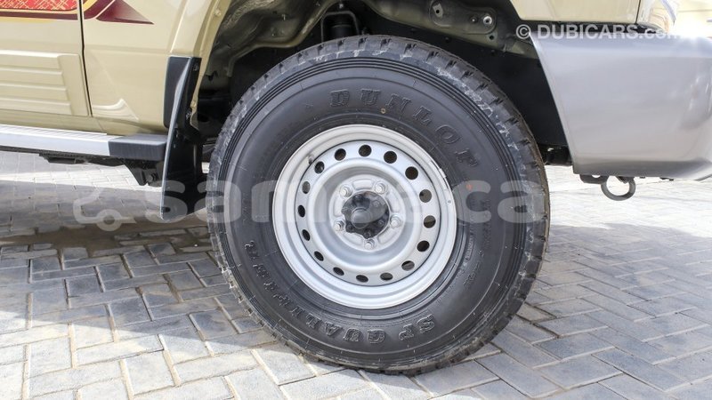 Big with watermark toyota land cruiser a ana import dubai 3954