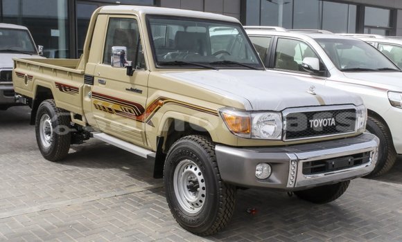 Acheter Import Voiture Toyota Land Cruiser Beige à Import - Dubai, A'ana Acheter Import Voiture Toyota Land Cruiser Beige à Import - Dubai, A'ana