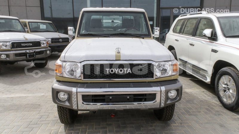 Big with watermark toyota land cruiser a ana import dubai 3955