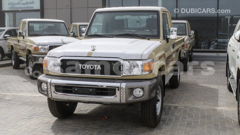 Big with watermark toyota land cruiser a ana import dubai 3955