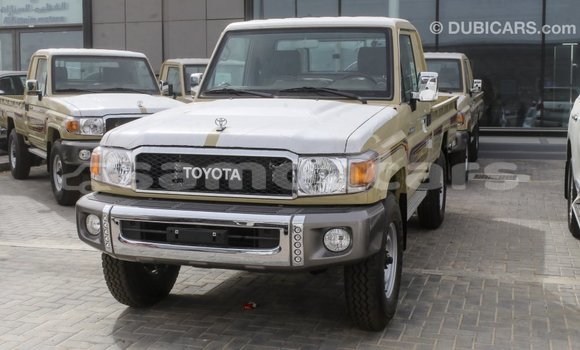 Acheter Import Voiture Toyota Land Cruiser Beige à Import - Dubai, A'ana Acheter Import Voiture Toyota Land Cruiser Beige à Import - Dubai, A'ana
