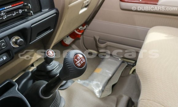 Acheter Import Voiture Toyota Land Cruiser Beige à Import - Dubai, A'ana Acheter Import Voiture Toyota Land Cruiser Beige à Import - Dubai, A'ana