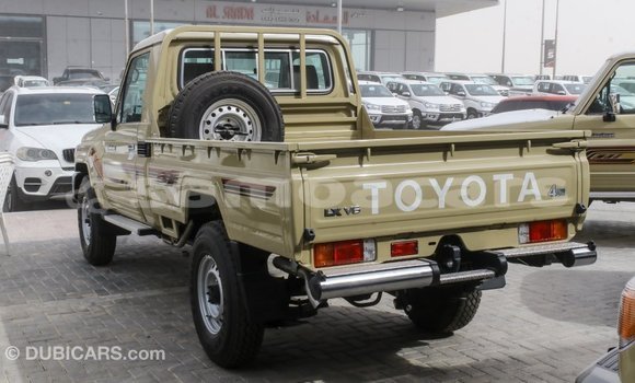 Acheter Import Voiture Toyota Land Cruiser Beige à Import - Dubai, A'ana Acheter Import Voiture Toyota Land Cruiser Beige à Import - Dubai, A'ana