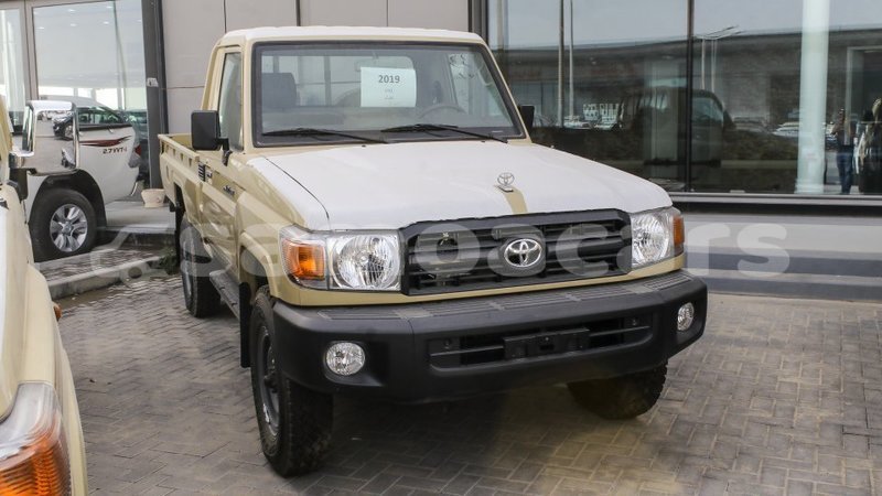 Big with watermark toyota land cruiser a ana import dubai 3956