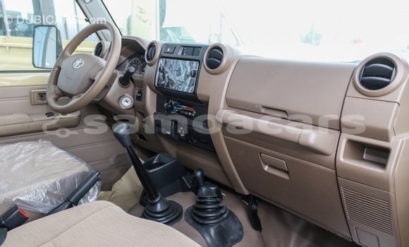 Acheter Import Voiture Toyota Land Cruiser Beige à Import - Dubai, A'ana Acheter Import Voiture Toyota Land Cruiser Beige à Import - Dubai, A'ana