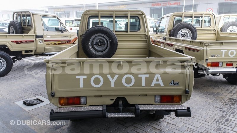 Big with watermark toyota land cruiser a ana import dubai 3956