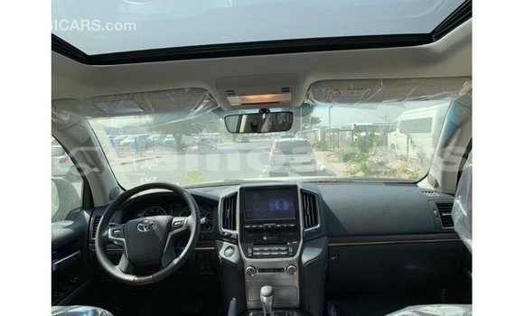 Acheter Import Voiture Toyota Land Cruiser Noir à Import - Dubai, A'ana Acheter Import Voiture Toyota Land Cruiser Noir à Import - Dubai, A'ana
