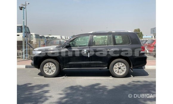 Acheter Import Voiture Toyota Land Cruiser Noir à Import - Dubai, A'ana Acheter Import Voiture Toyota Land Cruiser Noir à Import - Dubai, A'ana