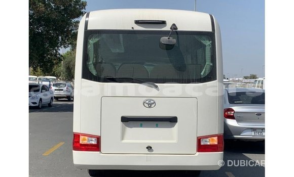 Acheter Import Voiture Toyota Coaster Blanc à Import - Dubai, A'ana Acheter Import Voiture Toyota Coaster Blanc à Import - Dubai, A'ana