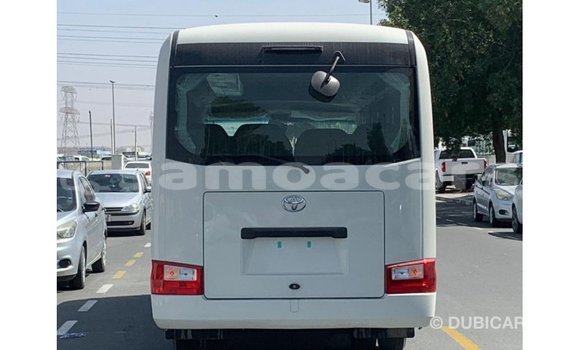 Acheter Import Voiture Toyota Coaster Blanc à Import - Dubai, A'ana Acheter Import Voiture Toyota Coaster Blanc à Import - Dubai, A'ana
