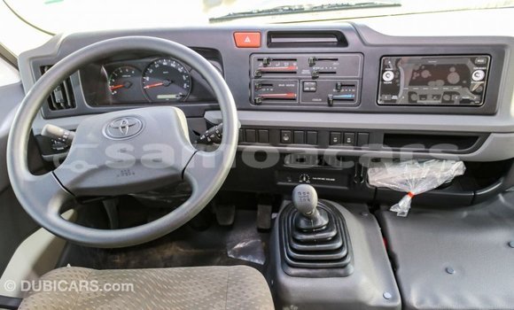 Acheter Import Voiture Toyota Coaster Blanc à Import - Dubai, A'ana Acheter Import Voiture Toyota Coaster Blanc à Import - Dubai, A'ana