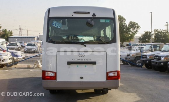 Acheter Import Voiture Toyota Coaster Blanc à Import - Dubai, A'ana Acheter Import Voiture Toyota Coaster Blanc à Import - Dubai, A'ana