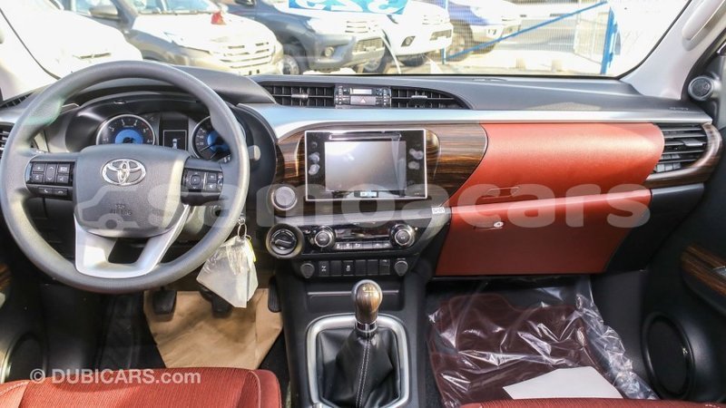 Big with watermark toyota hilux a ana import dubai 3987