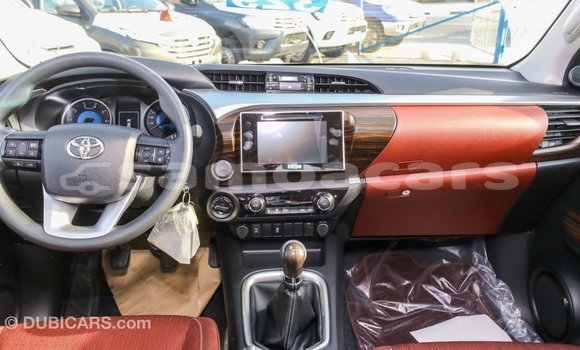 Buy Import Toyota Hilux White Car in Import - Dubai in A'ana Buy Import Toyota Hilux White Car in Import - Dubai in A'ana