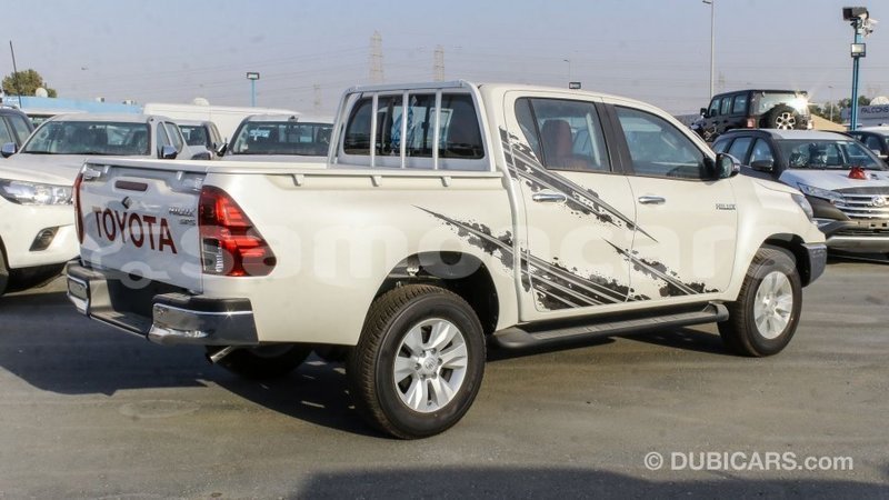 Big with watermark toyota hilux a ana import dubai 3987