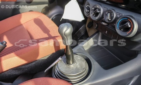 Acheter Import Voiture Toyota Hilux Blanc à Import - Dubai, A'ana Acheter Import Voiture Toyota Hilux Blanc à Import - Dubai, A'ana