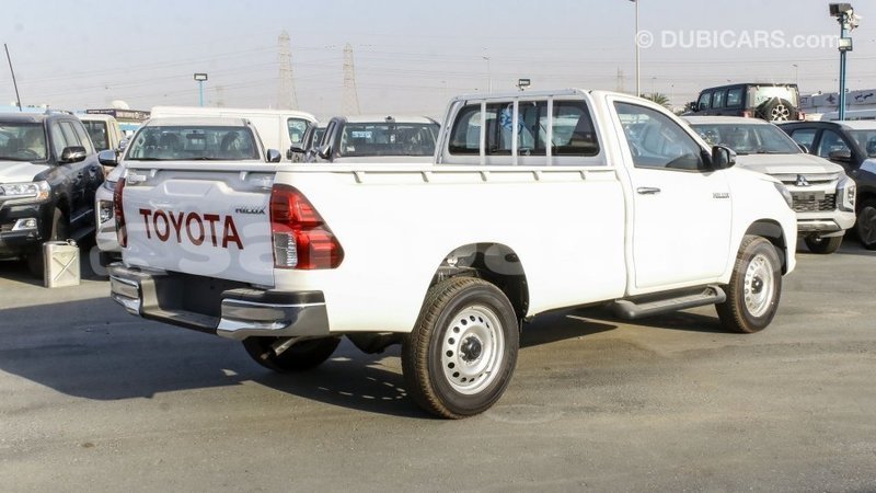 Big with watermark toyota hilux a ana import dubai 3988