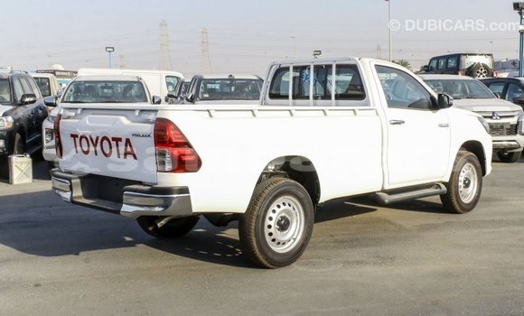Acheter Import Voiture Toyota Hilux Blanc à Import - Dubai, A'ana Acheter Import Voiture Toyota Hilux Blanc à Import - Dubai, A'ana