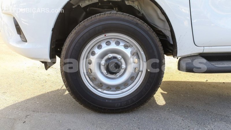 Big with watermark toyota hilux a ana import dubai 3988