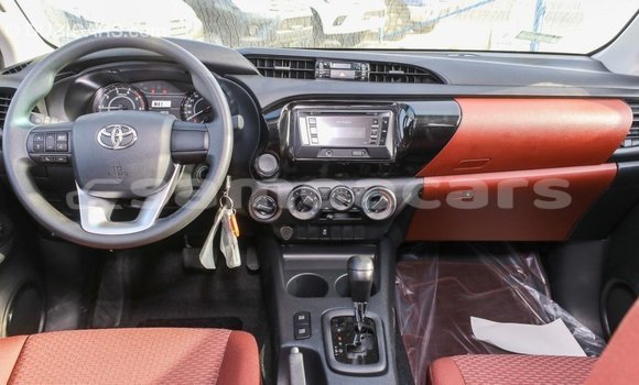 Buy Import Toyota Hilux White Car in Import - Dubai in A'ana Buy Import Toyota Hilux White Car in Import - Dubai in A'ana