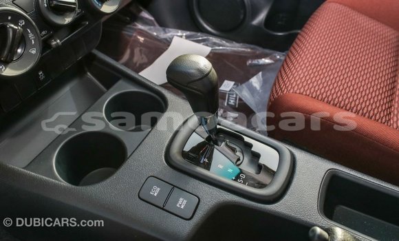 Buy Import Toyota Hilux White Car in Import - Dubai in A'ana Buy Import Toyota Hilux White Car in Import - Dubai in A'ana